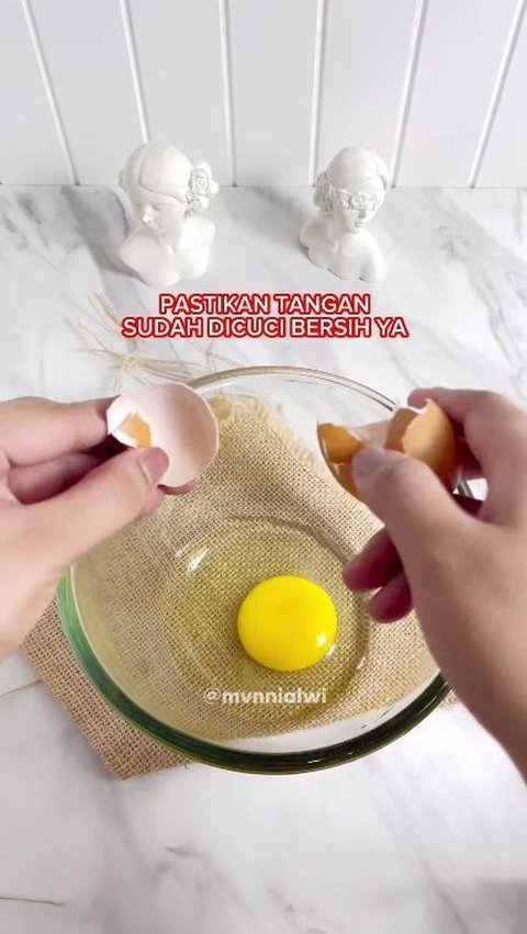 Pecahkan Telur dalam Mangkuk
