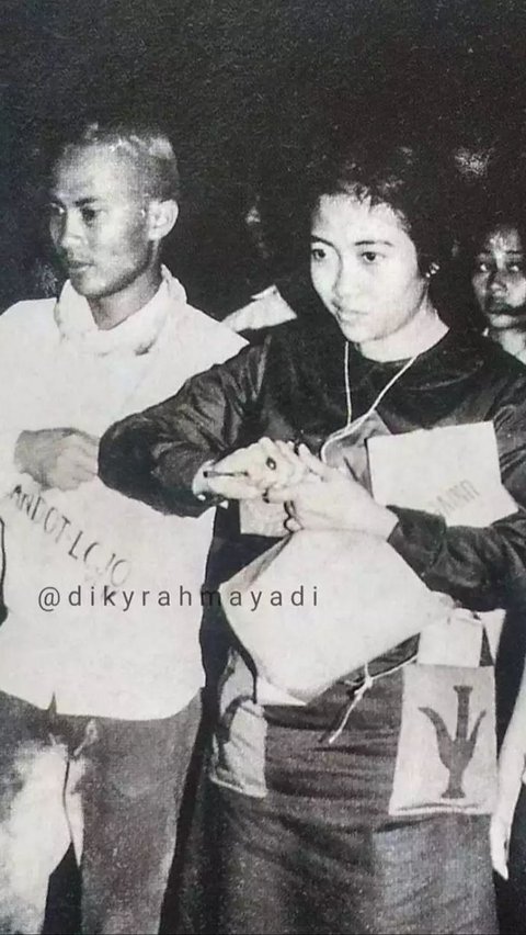 Bald man friend of Megawati turns out to be Seto Mulyadi, who is now famous with the name Kak Seto.