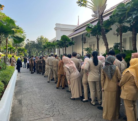 Hari Pertama Kerja, Heru Budi Gelar Halal Bihalal Bareng ASN Balai Kota DKI Jakarta