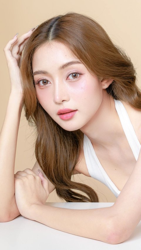 The Secret of K-pop Idol Eyeshadow Application that Makes Eyes Speak More
