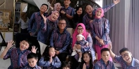 3 Tahun Tak Pulang, Aksi Perempuan Ini Beri Kejutan Orang Tua Tuai Haru