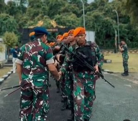 Momen Haru Kepulangan 400 Personil Pamtas RI-PNG, Sujud Syukur Tiba dengan Selamat lalu Disambut Keluarga