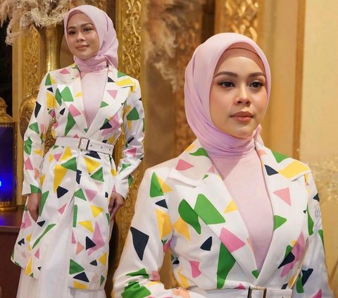 Hasil dari Kerja Keras, Potret Mewah dan Elegan Keluarga Melly Lee Saat Lebaran