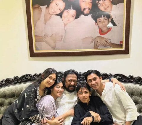 10 Portraits of Artists Recreating Old Photos with Family, Shireen & Zaskia Sungkar are Hilarious!