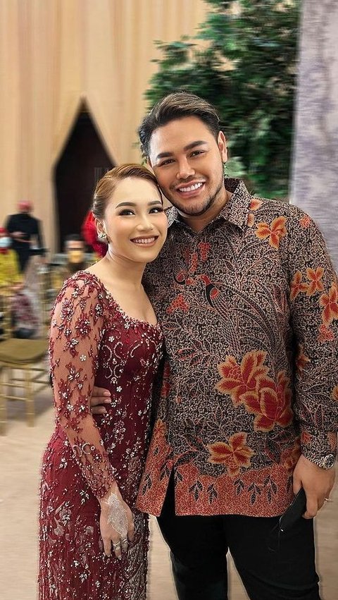 Ivan Gunawan feels that Ayu Ting Ting has changed since having a lover and wants to get married.