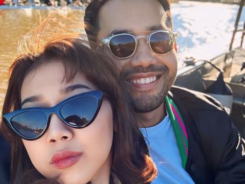 Foto-foto Mesra Kiky Saputri dan Suami Liburan di Australia, Honeymoon Lagi