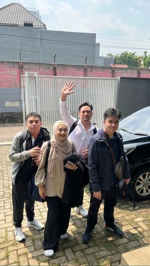 Pindah Permanen, ini Momen Haru Keluarga Pasangan Cindy Fatikasari dan Tengku Firmansyah Pindah ke Kanada