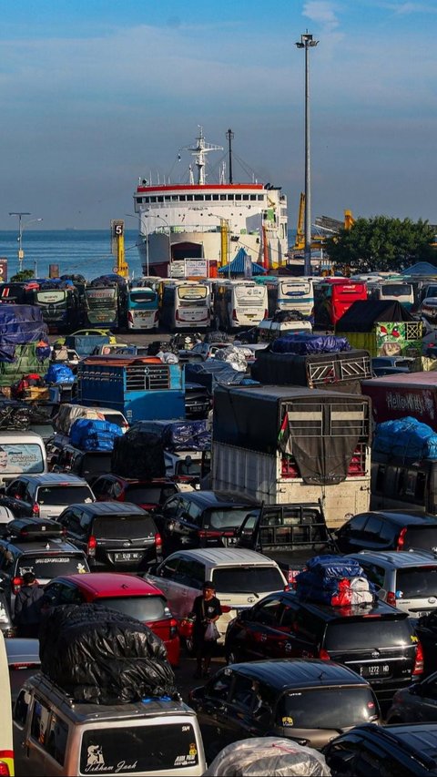 ASDP Bongkar Biang Kerok Macet Horor di Pelabuhan Merak Saat Mudik Lebaran