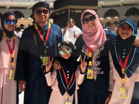 Bikin Iri, Keluarga Ini Bagikan Momen Umrah Bersama dari Tahun ke Tahun hingga Liburan ke Luar Negeri