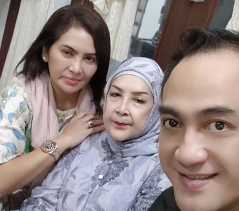 5 Portraits of Former Wife, Anggia Novita, Pay a Visit to Former In-Laws' Family, Ferry Irawan Praises to the Sky