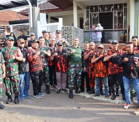 Kunto melanjutkan, pembuangan limbah ke laut menjadi faktor yang paling dominan. Ia menyampaikan, ini berkaitan dengan kebijakan industrialisasi di sektor yang berhubungan dengan wilayah perairan.<br><br>