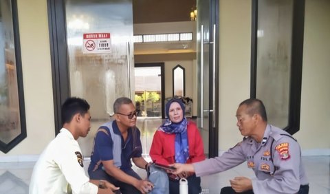 Saat menemukan tas tersebut, Aiptu Supriyanto tidak berani membuka sendirian. Aiptu Supriyanto kemudian membawanya ke pos untuk diperiksa bersama security dan OB rest area.<br>