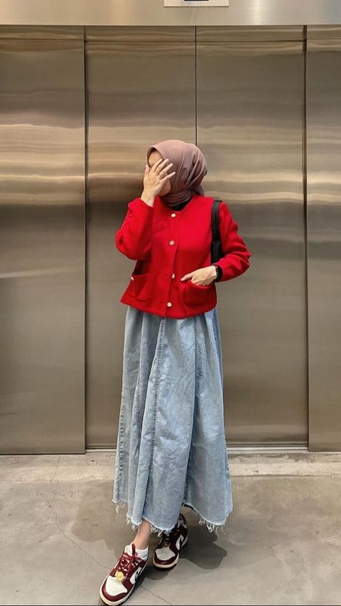 Combine Red Blazers and Jeans Skirts, Auto Sparkling Appearance