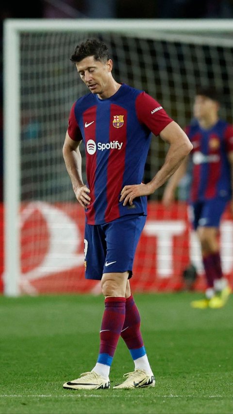 FOTO: Lesunya Pemain Barcelona Kena Comeback 1-4 Lawan PSG di Perempat Final Liga Champions
