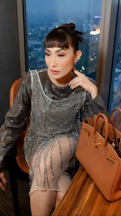 Called Artist A who was dragged into the Harvey Moeis case, 8 Portraits of Ayu Dewi's Luxury House, Rp500 Million Stove.