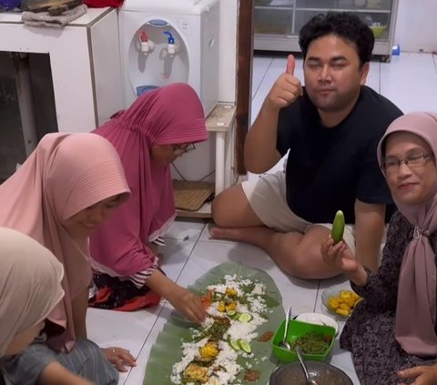 Keseruan Ncess Nabati di Kampung Halaman, Liwetan Pakai Jengkol dan Ikan Asin Bareng Keluarga