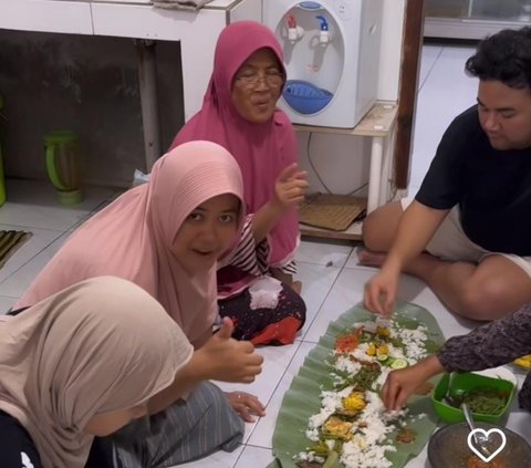 Keseruan Ncess Nabati di Kampung Halaman, Liwetan Pakai Jengkol dan Ikan Asin Bareng Keluarga