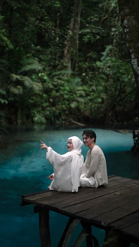 Foto-foto Keseruan Dinda Hauw dan Rey Mbayang Liburan di Raja Ampat, Terpesona dengan Keindahan Kali Biru