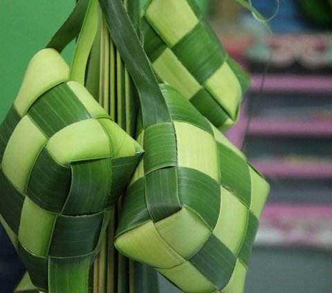 Lebaran Ketupat: Deep Philosophical Meaning of Javanese Muslim Community Tradition One Week After Eid