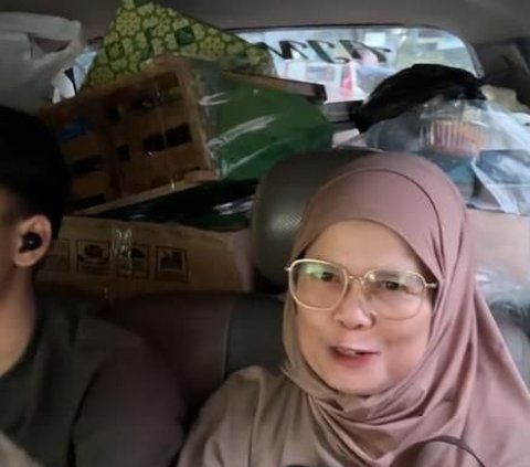 These Moms' Homecoming Moments Are Making a Stir, They Bring Everything Home Including a Tree, Netizens: Are They Going Home or Getting Evicted?