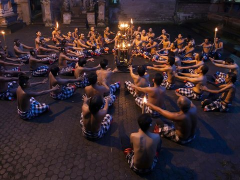 Pantun Bali Lucu yang Bikin Ngakak