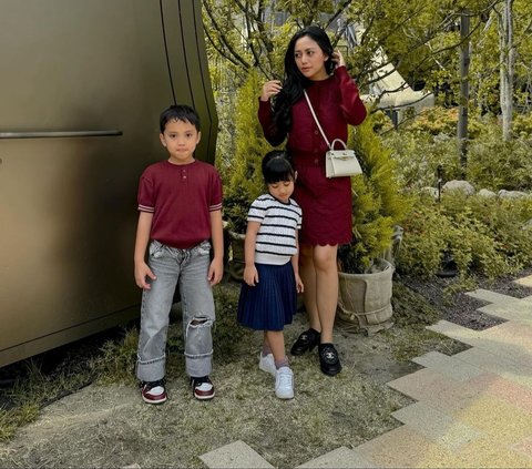 Style of 10 Artists on Lebaran Holiday 2024 to Japan, Chava, Rachel Vennya's Daughter, Dresses Like a Princess