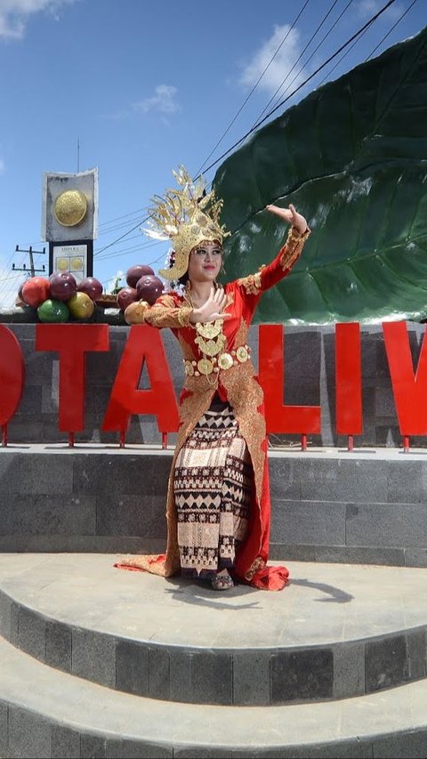 <b>Mengenal Tari Batin, Kesenian Upacara Adat Lampung Barat yang Menjadi Simbol Keagungan</b><br>