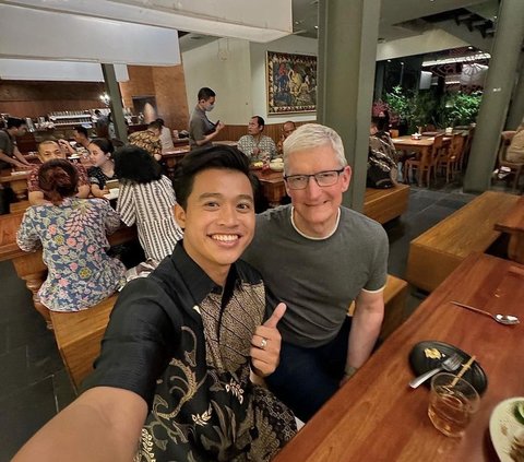 The Figure of a Young Man, Friend of Apple CEO Tim Cook, Enjoying Satay in Jakarta, His Face Appears on 18.5 Million X Account Timelines