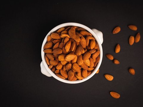 Tips Mengonsumsi Kacang Almond