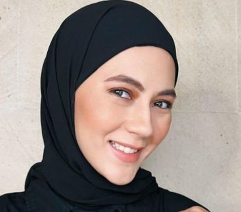 Paula Verhoeven Looks Gorgeous in Hijab, Fellow Artists are Overjoyed
