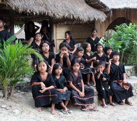 Mengunjungi Desa Sade di Pulau Lombok, Rumah Bagi Masyarakat Suku Sasak yang Setia Pertahankan Budaya Leluhur