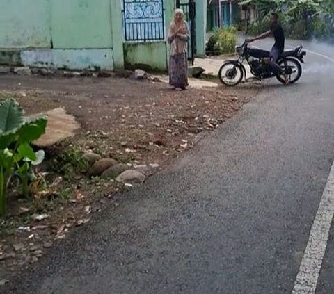 Viral Momen Haru Ibu Lepas Putrinya Kembali Bekerja usai Lebaran, Antar Sampai Jalan Raya