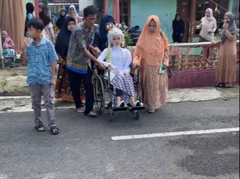 Viral Momen Pengantin Wanita Tetap Jalani Pernikahan Meski Tengah Sakit, Aksinya Bikin Haru Warganet