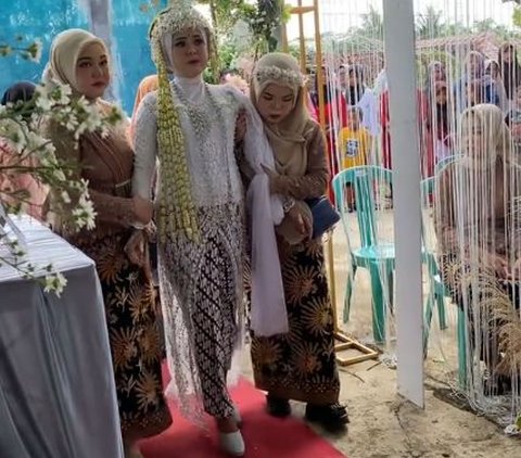 Viral Momen Pengantin Wanita Tetap Jalani Pernikahan Meski Tengah Sakit, Aksinya Bikin Haru Warganet