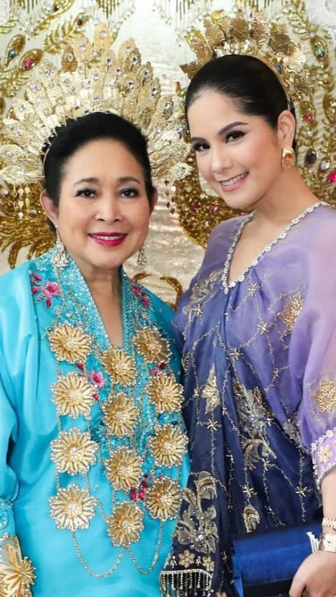 Portrait of Annisa Pohan Celebrating the Halal Bihalal Moment at Titiek Soeharto's House, Turns Out to Wear a Special Dresscode.