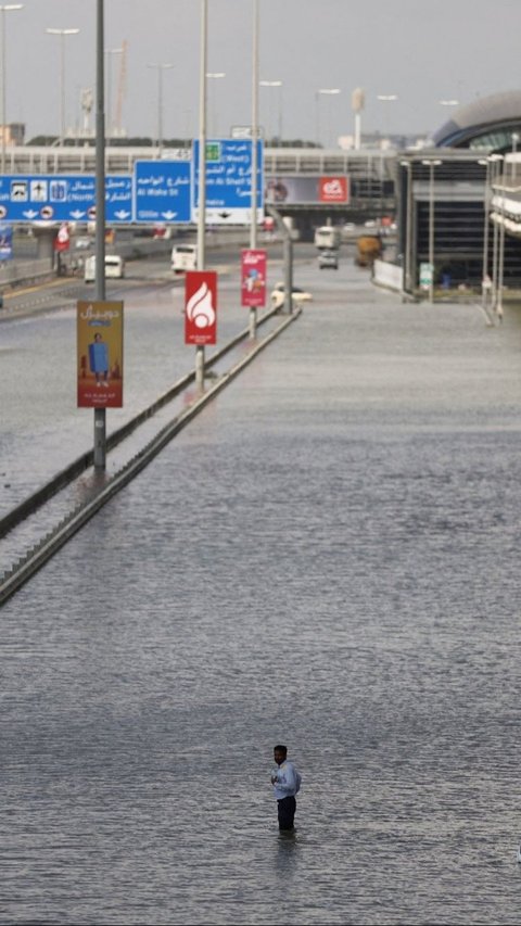Malapetaka Dubai Dilanda Banjir Parah & Badai, Kota Sampai Bandara Lumpuh