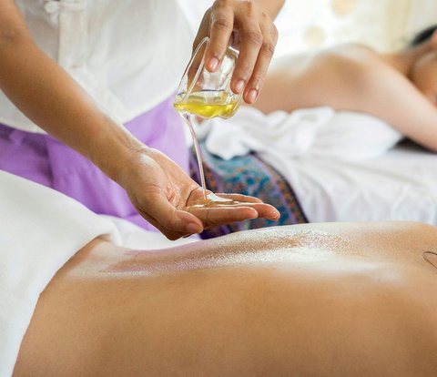 Take a Shower Immediately After a Massage, Dermatologist Reveals the Reason