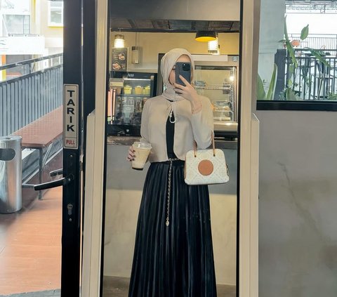 Inspiration for Edgy Style for Hijabers, a Combination of Black and White Outfits