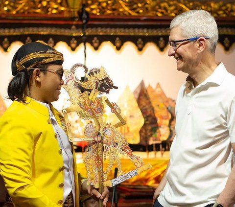 The Figure of Nyimas Laula, the Woman who Accompanied Apple CEO Tim Cook to the Puppet Museum