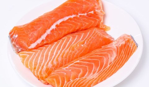 6. Ikan Salmon