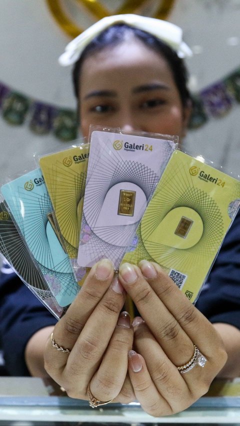 FOTO: Rekor! Naik Rp14.000 per Gram, Harga Emas Kini Tertinggi Sepanjang Masa