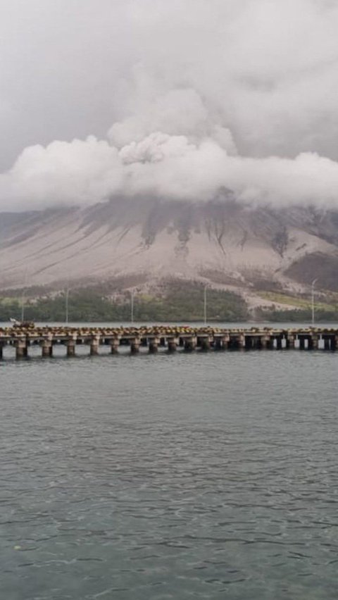 FOTO: Pantauan Gunung Ruang, Dampak Letusannya Berpotensi Picu Tsunami 25 Meter
