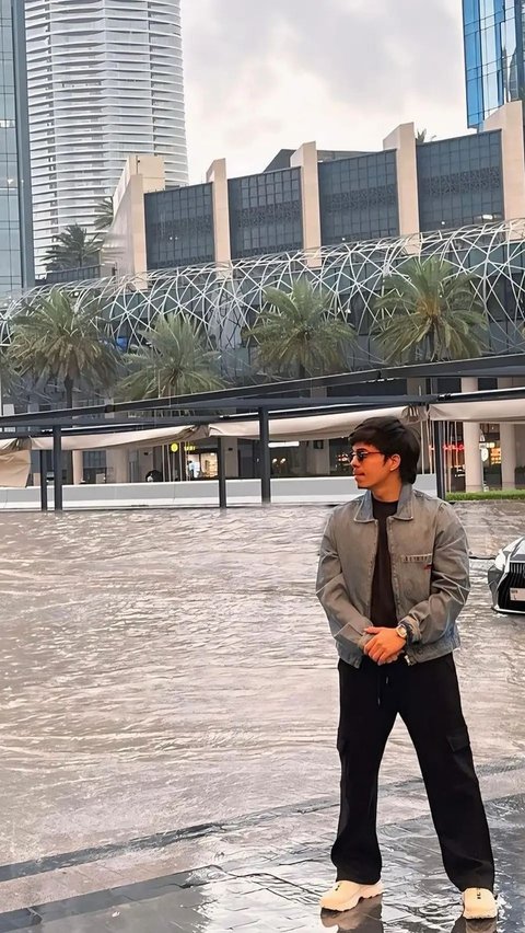 Row of Indonesian Artists Trapped in Flash Floods in Dubai, Hermes Store Becomes a Swimming Pool