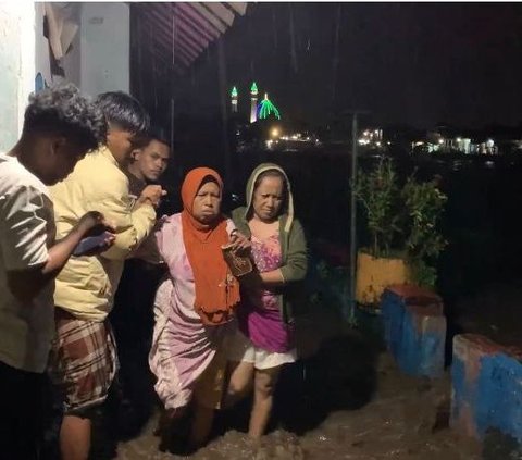 Dasyatnya Banjir Lahar Semeru, Putus Jembatan Hingga buat Ratusan Warga Mengungsi