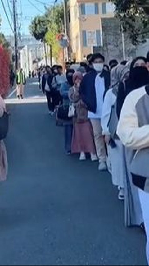 Penampakan Antrean Sholat Idul Fitri di Tokyo Jepang Panjangnya Minta Ampun, Benar-benar Luar Biasa