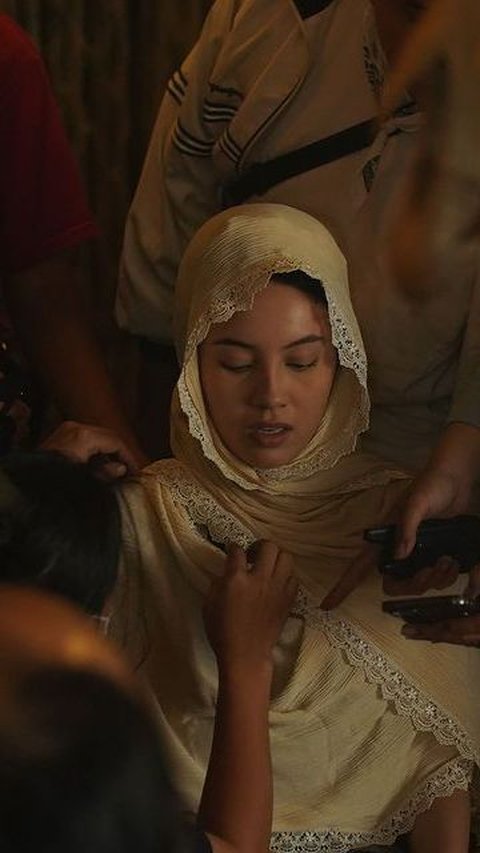Potret Anggika Bolsterli Bintang Sinetron 'Di Antara Dua Cinta' dalam Balutan Hijab, Makin Cantik
