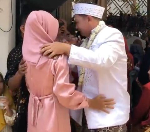 Viral Momen Adik Perempuan Menangis saat Kakak Laki-lakinya Menikah, Curi Perhatian