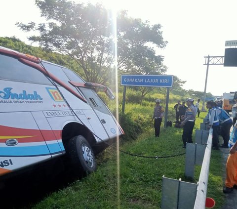 Polisi Pastikan Kecelakaan Bus Rosalia Indah di Tol Semarang-Batang Akibat Human Error