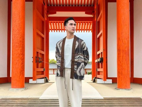 Becoming a Spontaneous Tour Guide, 7 Photos of Verrell Bramasta's Vacation with Family in Japan