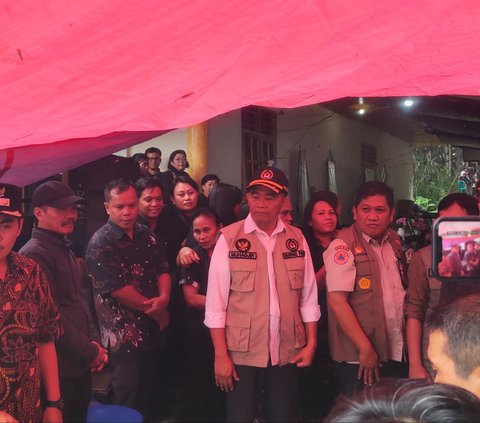 Tak Layak Jadi Tempat Tinggal, Menko PMK Minta Korban Tanah Longsor Tana Toraja Direlokasi